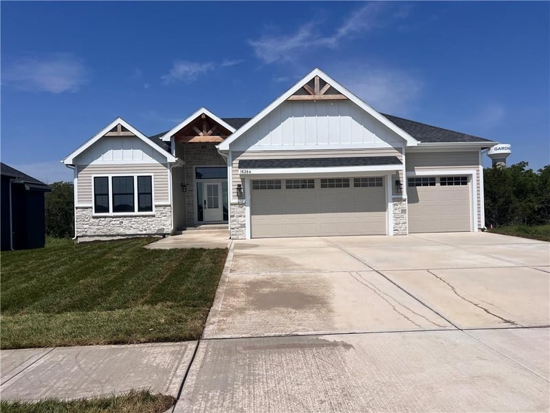 16264 Baxter St, Gardner, KS 66030