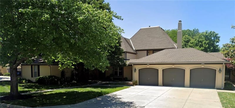 10804 Glenwood St, Overland Park, KS 66211