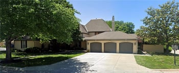 10804 Glenwood St, Overland Park, KS 66211