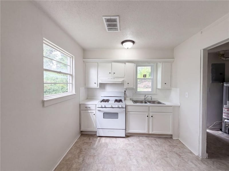 4770 Woodend Ave, Kansas City, KS 66106