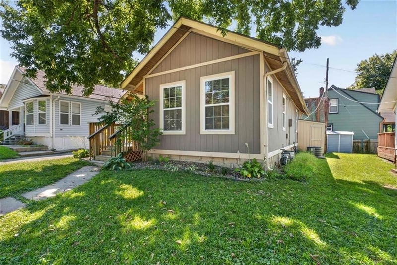 615 W 77th St, Kansas City, MO 64114