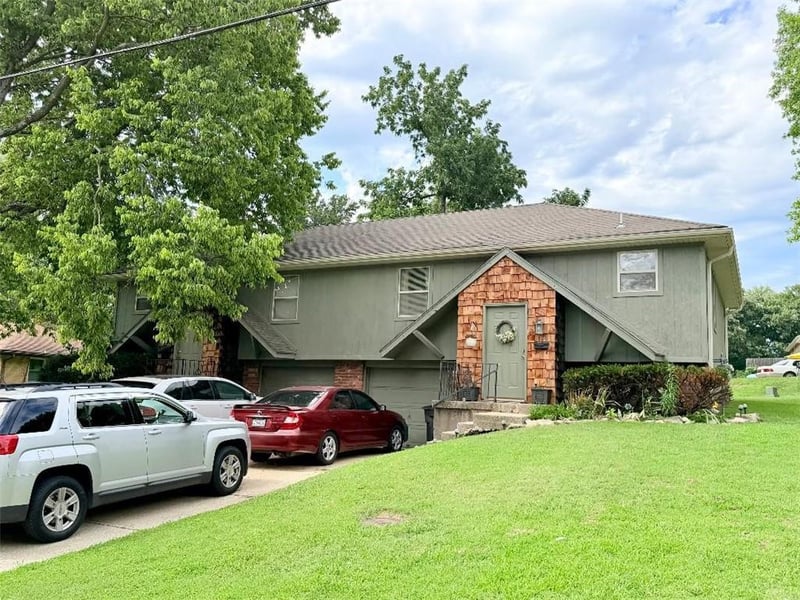1142611428 E 27th St S, Independence, MO 64052