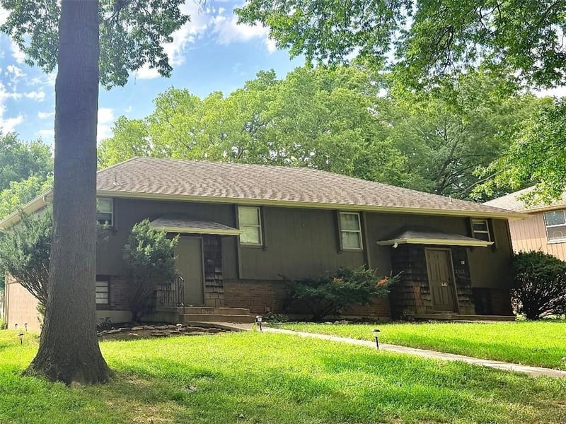 1142611428 E 27th St S, Independence, MO 64052