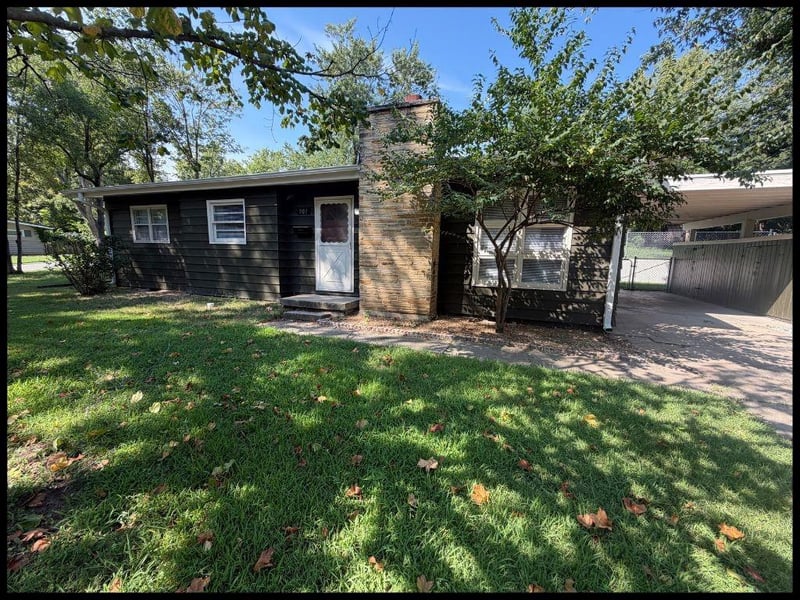 901 Anderson St, Warrensburg, MO 64093