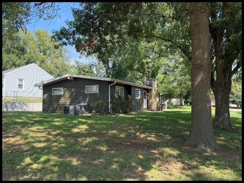 901 Anderson St, Warrensburg, MO 64093