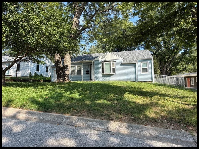 411 9th St, Warrensburg, MO 64093