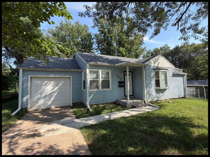 411 9th St, Warrensburg, MO 64093