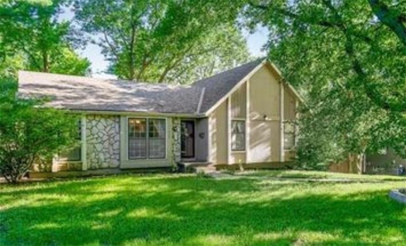 11309 W 99th St, Overland Park, KS 66214