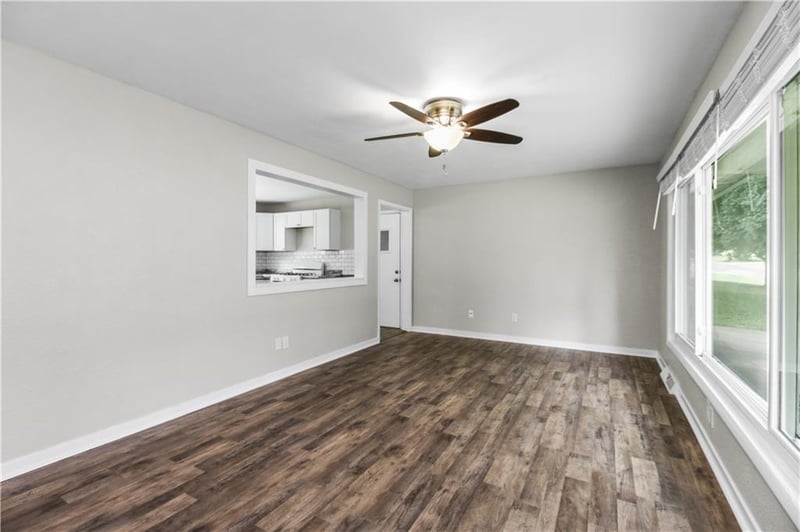 110 Manor Dr, Belton, MO 64012