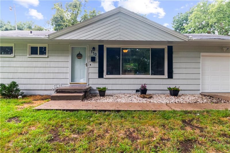 110 Manor Dr, Belton, MO 64012