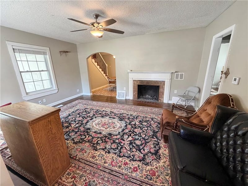 513 N Delaware St, Butler, MO 64730