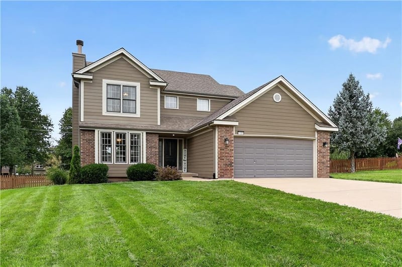 11008 N Farley Ave, Kansas City, MO 64157