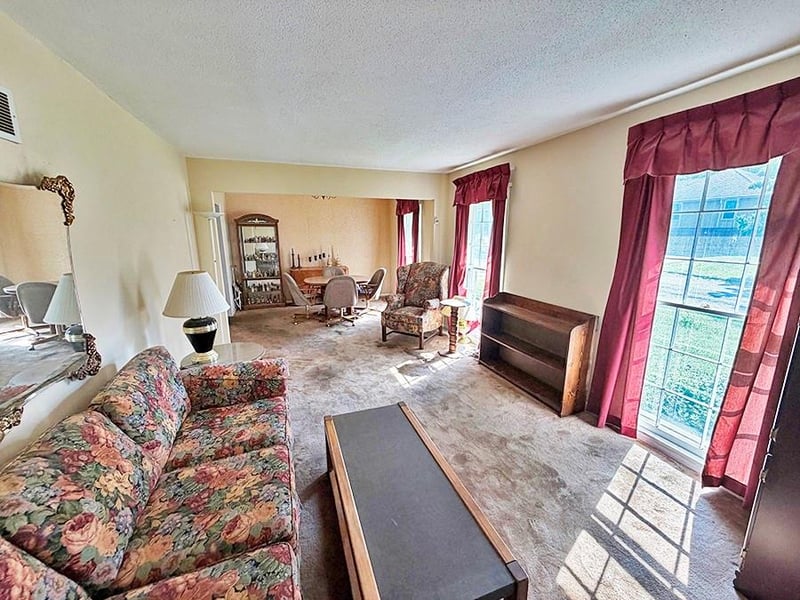 1012 16th St, Blue Springs, MO 64015