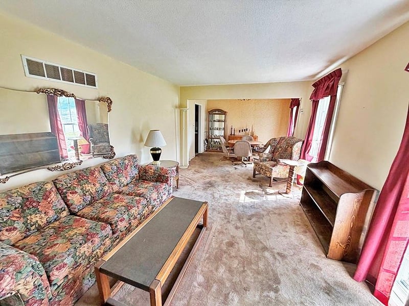 1012 16th St, Blue Springs, MO 64015