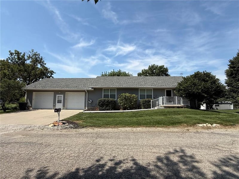 305 N Harrison St, Oregon, MO 64473