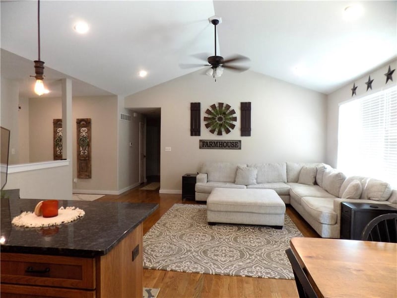 211 Hillside Dr, Baldwin City, KS 66006