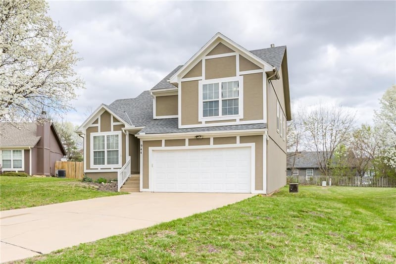 944 N Pine St, Olathe, KS 66061