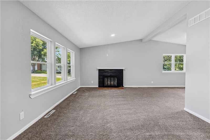 404 8th St, Warrensburg, MO 64093