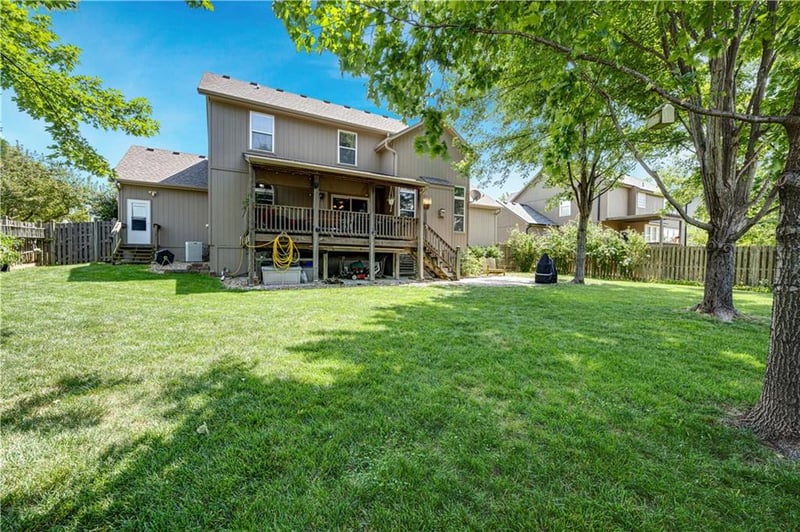 826 Trailway Dr, Raymore, MO 64083