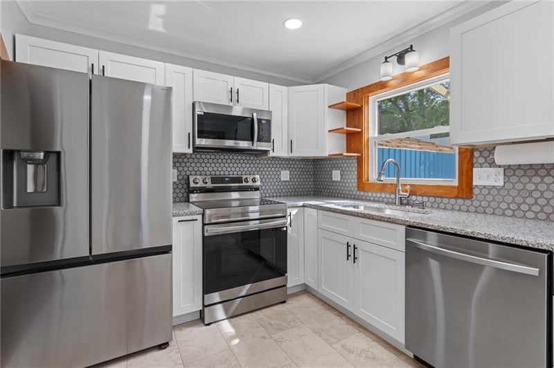 214 N Center St, Cameron, MO 64429