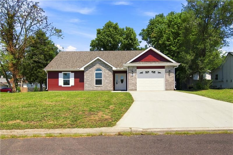 1207 E 11th St, Sedalia, MO 65301