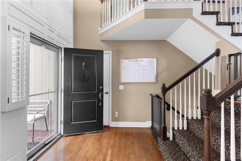 405 SW Gentry Ln, Lee's Summit, MO 64081