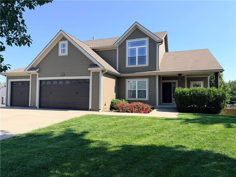 11211 N Richmond Ct, Kansas City, MO 64157