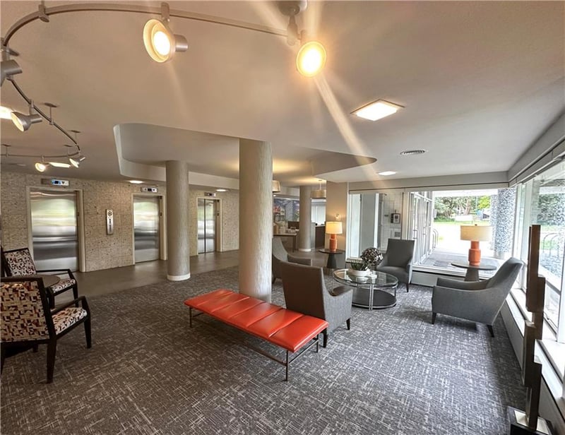 333 W Meyer Blvd #312, Kansas City, MO 64113