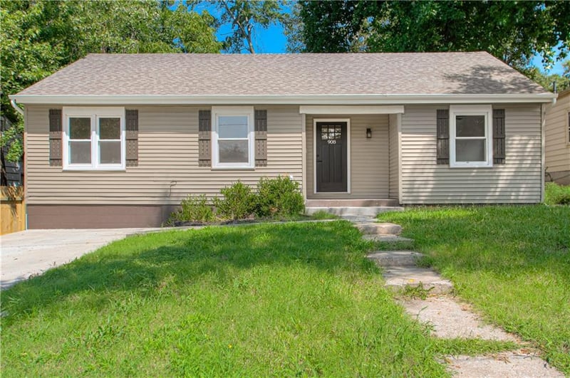 908 NE 44th St, Kansas City, MO 64116