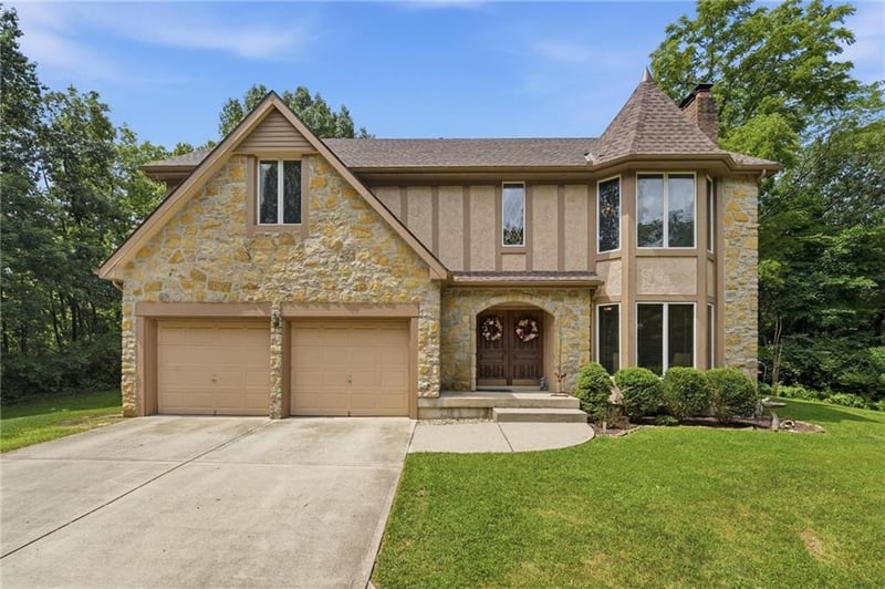 4001 NE 100th St, Kansas City, MO 64156