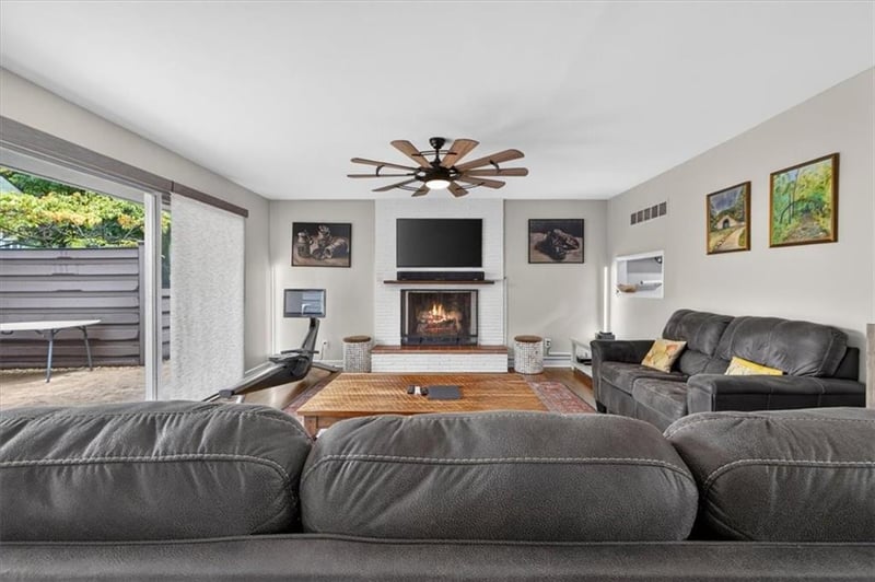 2800 W 91st St, Leawood, KS 66206