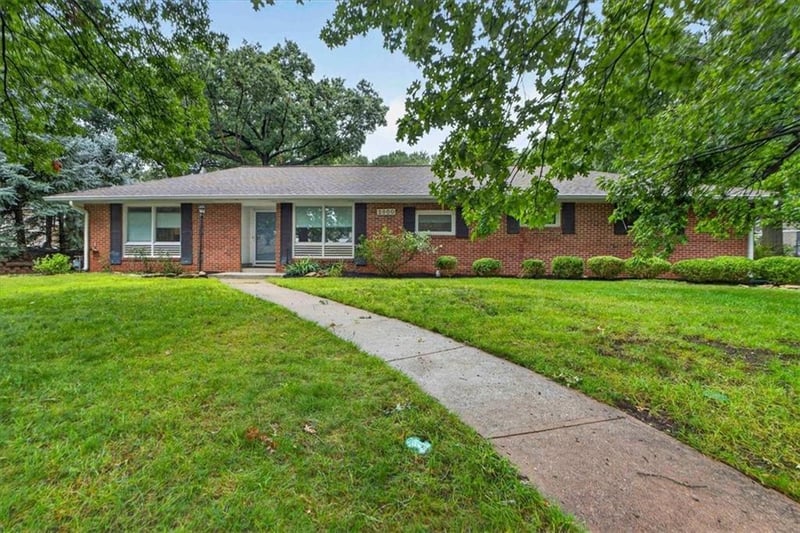 2800 W 91st St, Leawood, KS 66206