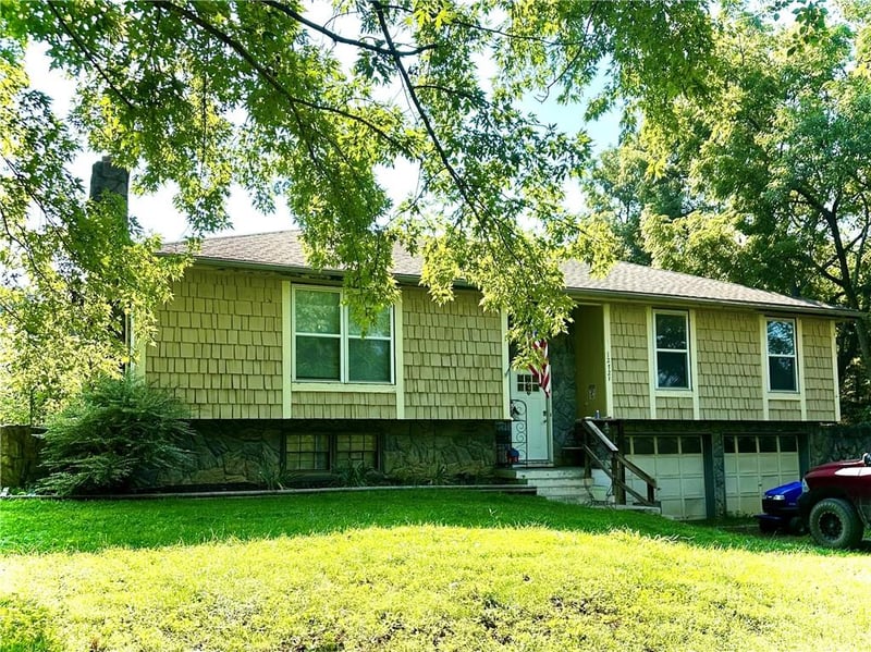 12723 Cave Ln, Excelsior Springs, MO 64024