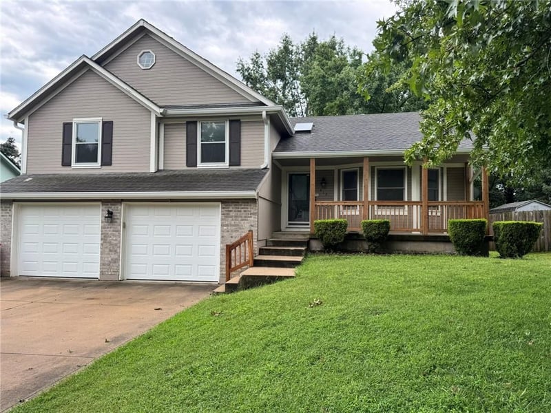 412 SE Hamilton Ct, Blue Springs, MO 64014