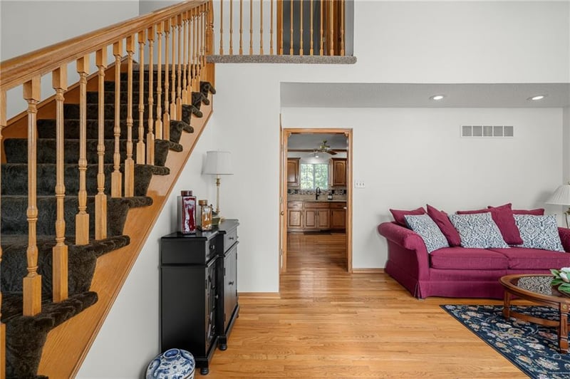 4512 Ne Webster Dr, Lee's Summit, MO 64064