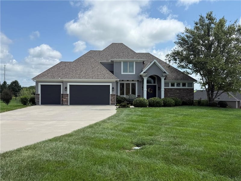 20207 NE 102nd St, Liberty, MO 64068
