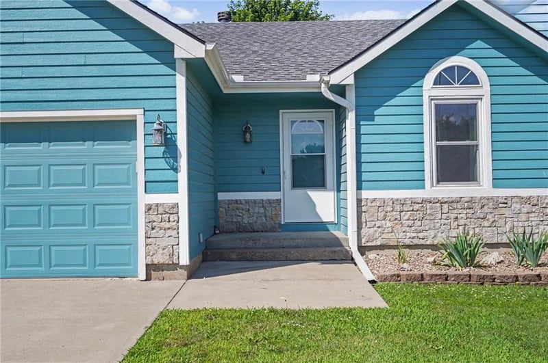 1003 Lisa Ct, Baldwin City, KS 66006