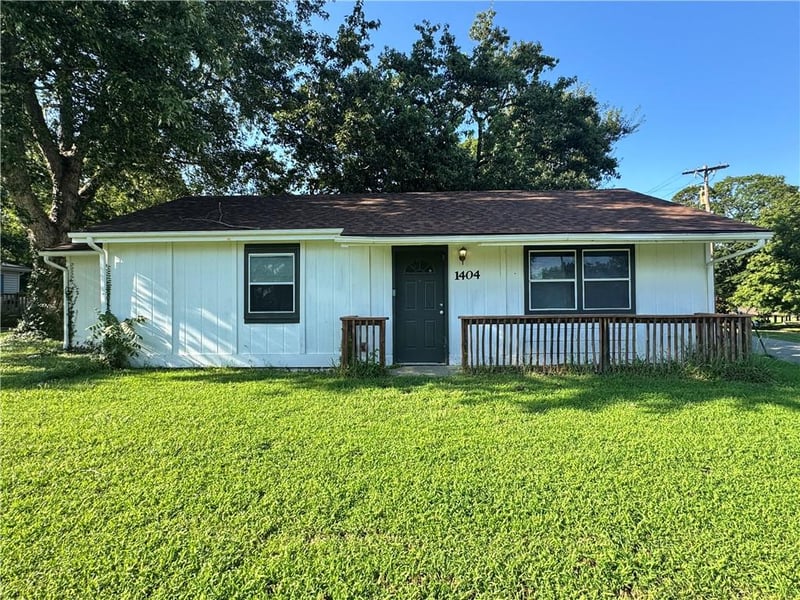 1404 Shawnee St, Leavenworth, KS 66048