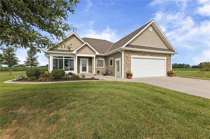 24496 Pleasant Valley Rd, Wellsville, KS 66092
