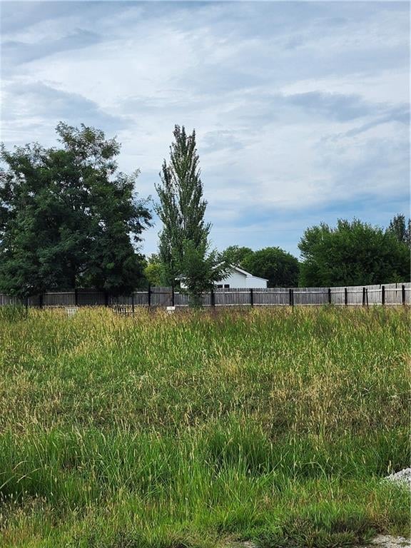 145 S Linn Valley Dr, Linn Valley, KS 66040