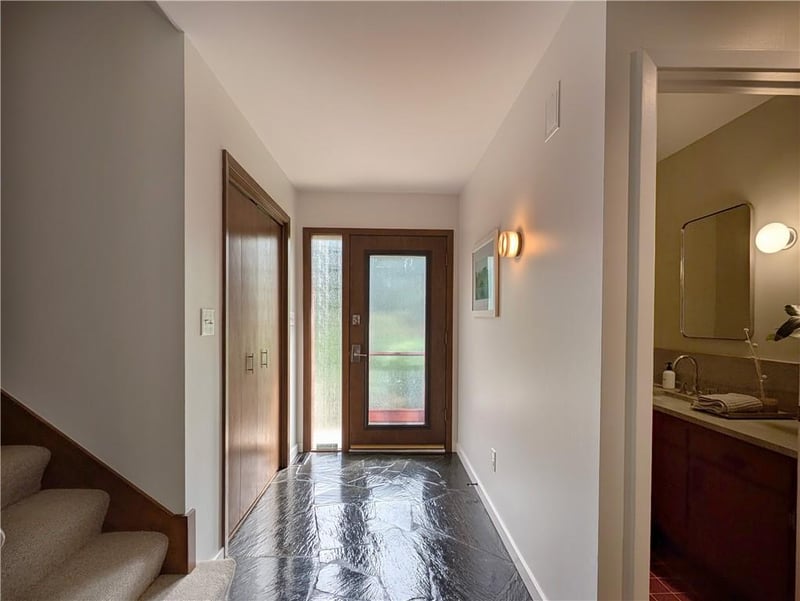 10050 Roe Ave, Overland Park, KS 66207