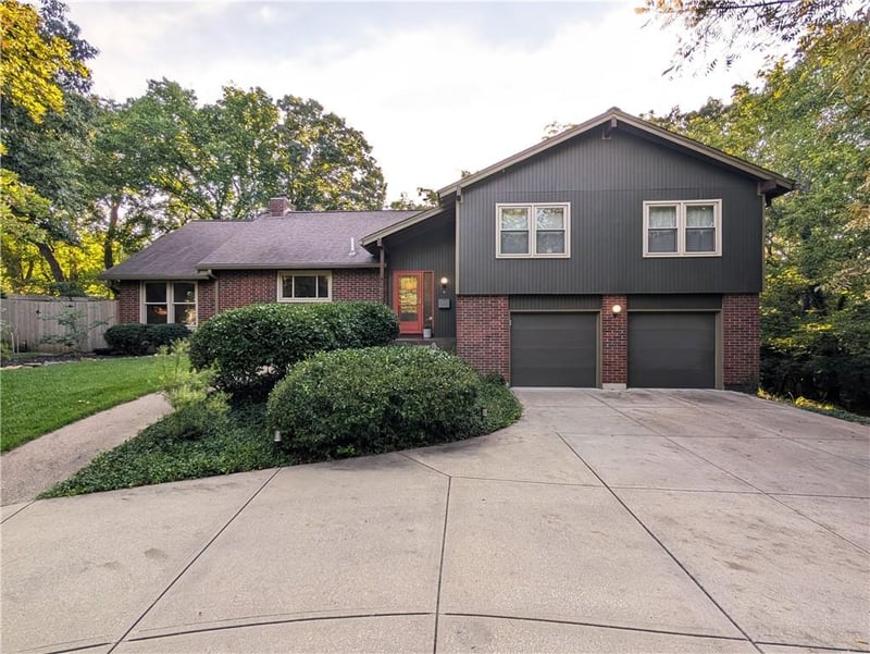 10050 Roe Ave, Overland Park, KS 66207