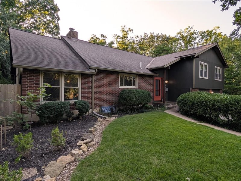 10050 Roe Ave, Overland Park, KS 66207