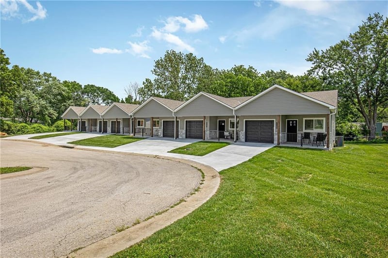 5821 Hunter Ct, Raytown, MO 64133
