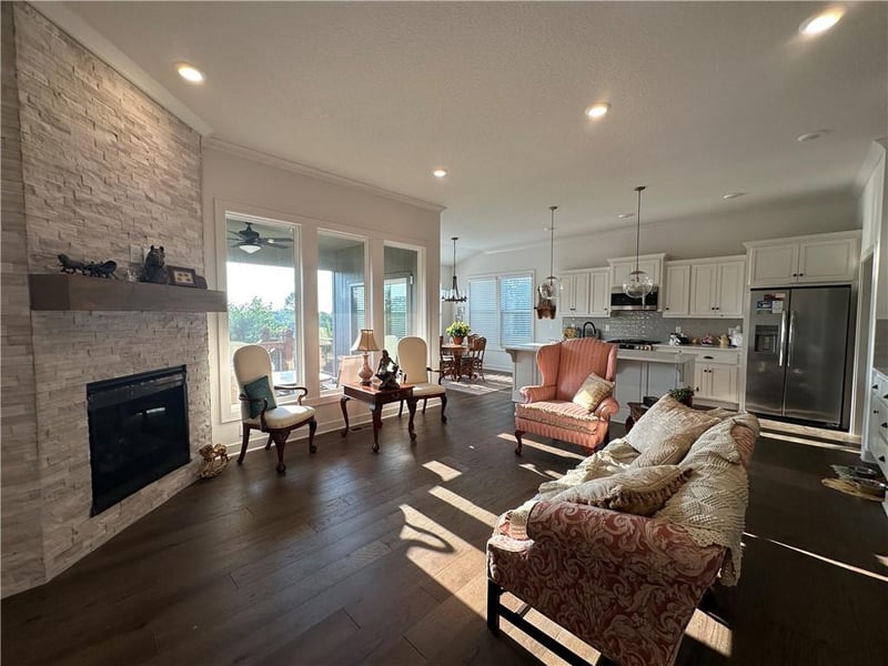 2938 SW Arboridge Dr, Lee's Summit, MO 64082