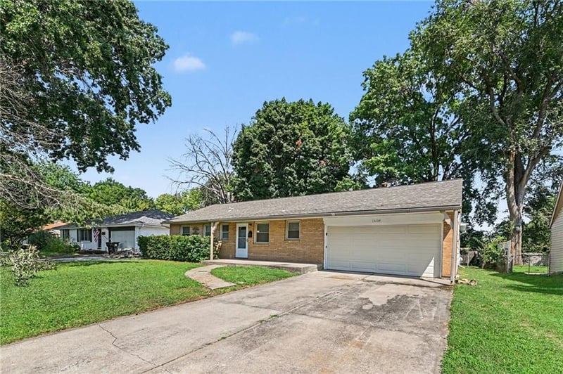 13008 E 38th St, Independence, MO 64055