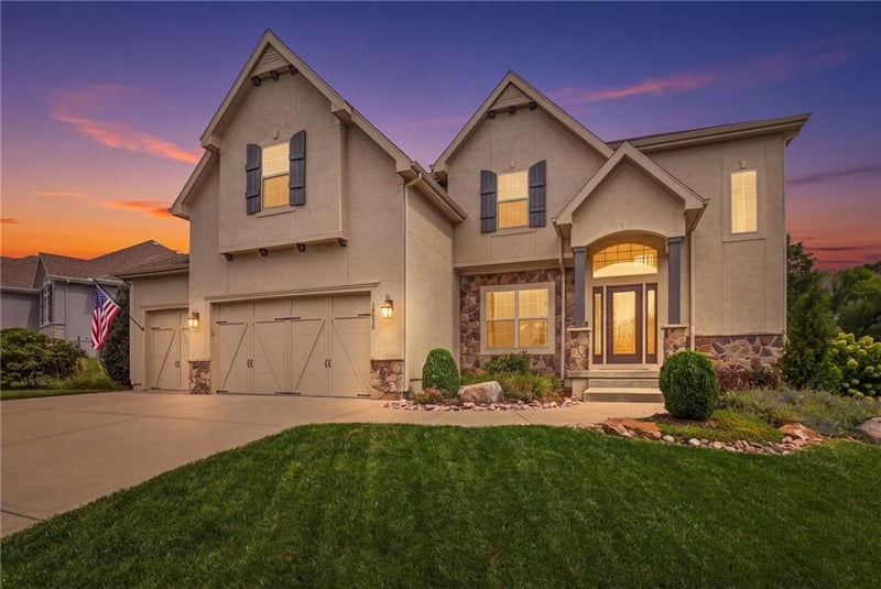 10030 Warwick St, Lenexa, KS 66220