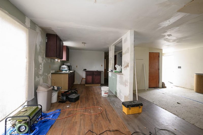 9445 Village Ln, Ozawkie, KS 66070