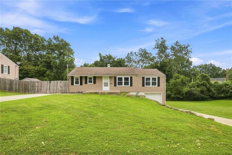 1711 N Hocker St, Independence, MO 64050