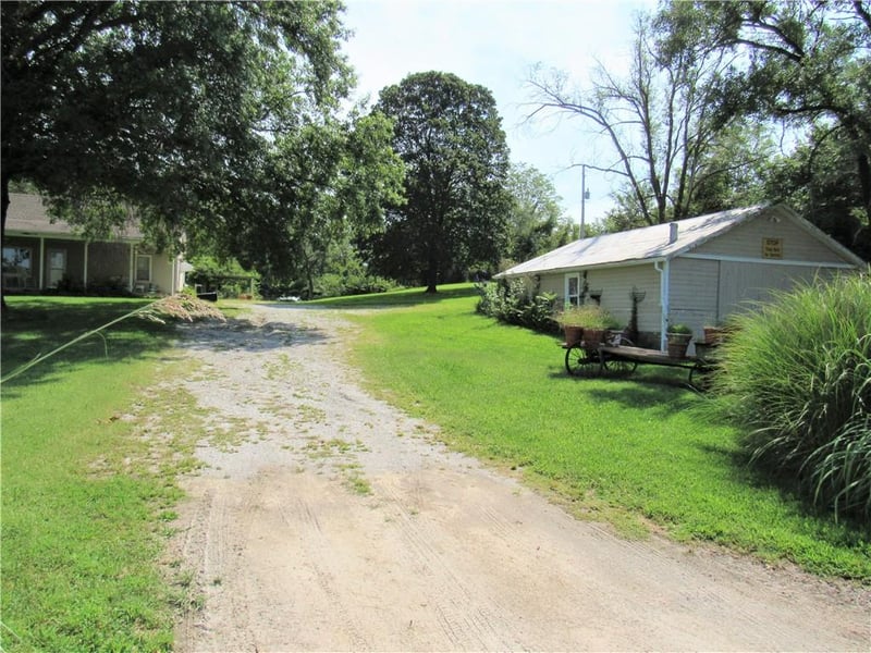 10615 Hillsboro Rd, Platte City, MO 64079